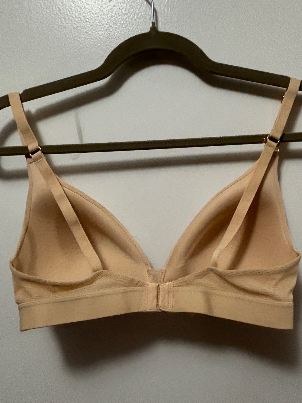 Lively Wireless Plunge Bra Beige Medium Convertible Racerback Comfort Bra - Picture 3 of 9
